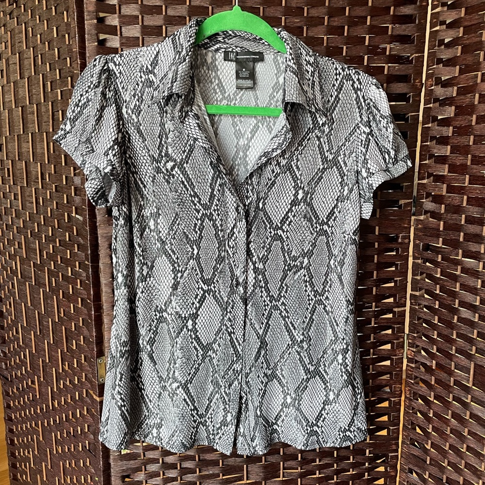 INC International Concepts Black Snakeskin Button Up Short Sleeve Blouse Medium